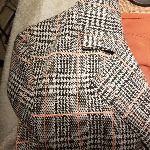 Houndstooth Light Blazer - Picture 9 of 10